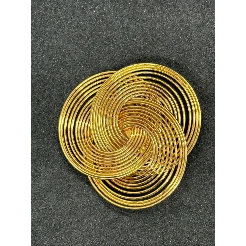 VINTAGE LOOKING Vtg C Catch Gold tone Wire Interlocking 3 Circle Brooch Pin GOOD
